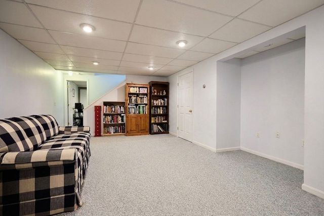 10 Windemere Way, Bridgewater, MA 02324