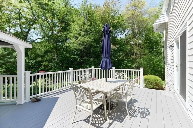 10 Windemere Way, Bridgewater, MA 02324