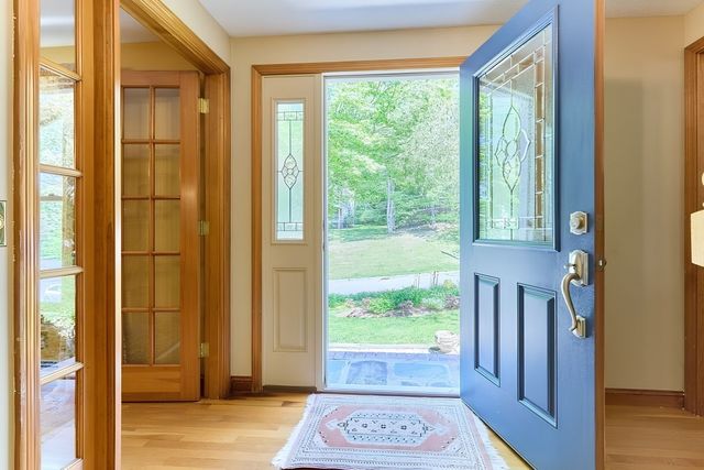 10 Windemere Way, Bridgewater, MA 02324