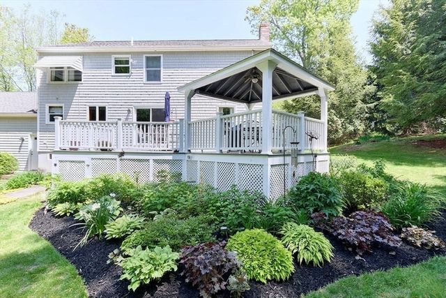 10 Windemere Way, Bridgewater, MA 02324