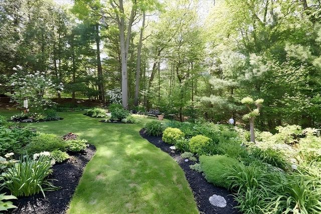 10 Windemere Way, Bridgewater, MA 02324