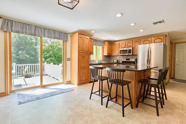 10 Windemere Way, Bridgewater, MA 02324