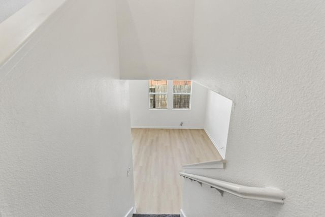 8897 Robbins Rd, Sacramento, CA 95829