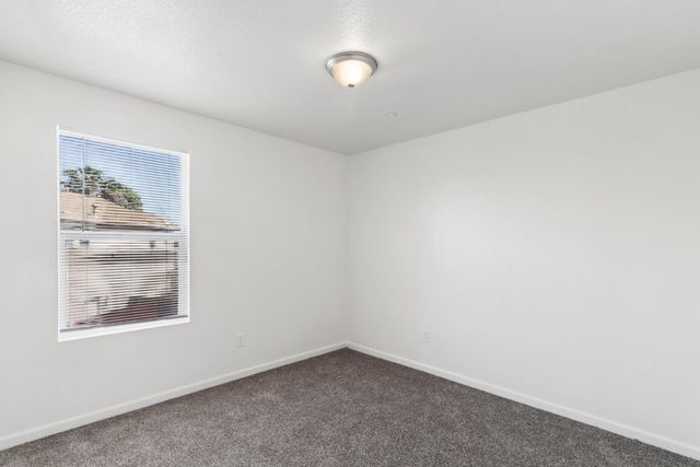 8897 Robbins Rd, Sacramento, CA 95829