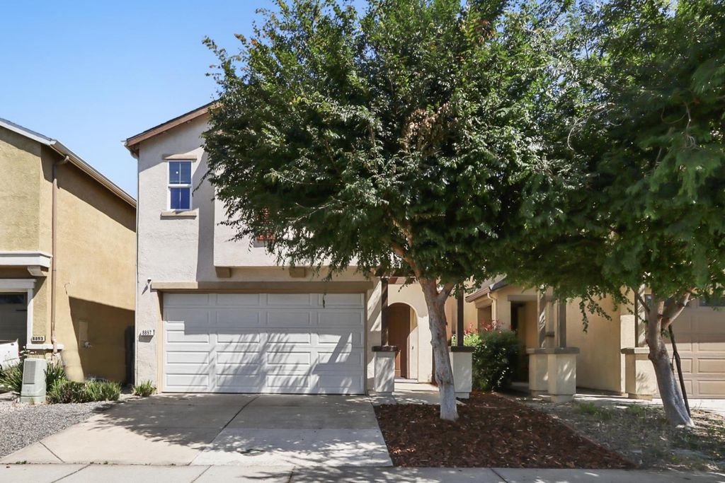8897 Robbins Rd, Sacramento, CA 95829