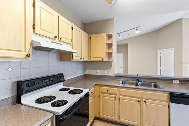 1440 LAKE SHADOW CIRCLE 8305, Maitland, FL 32751