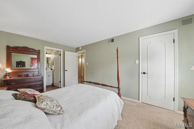 1530 Bedford Forge Court 3, Chesterfield, MO 63017