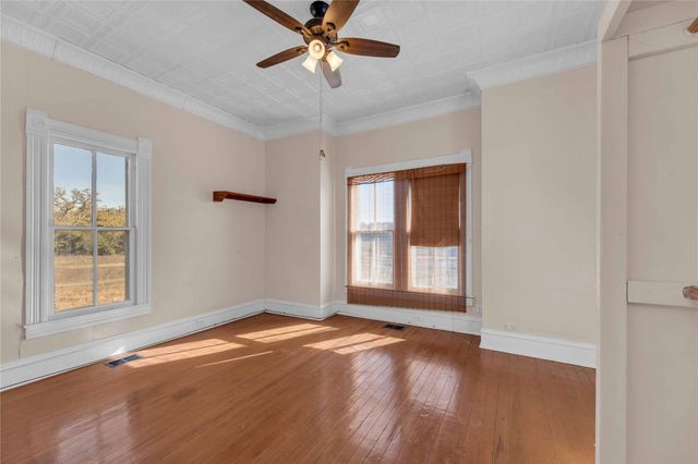 4739 Creamer Creek Rd, La Grange, TX 78945