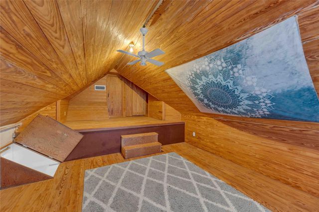 4739 Creamer Creek Rd, La Grange, TX 78945