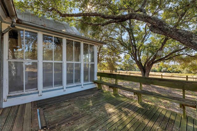 4739 Creamer Creek Rd, La Grange, TX 78945