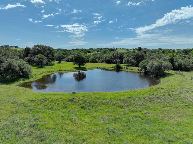4739 Creamer Creek Rd, La Grange, TX 78945