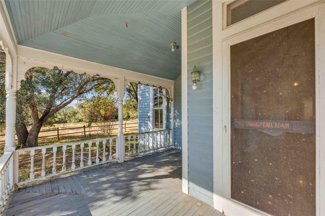 4739 Creamer Creek Rd, La Grange, TX 78945