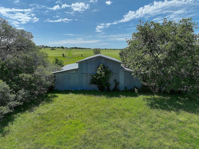 4739 Creamer Creek Rd, La Grange, TX 78945