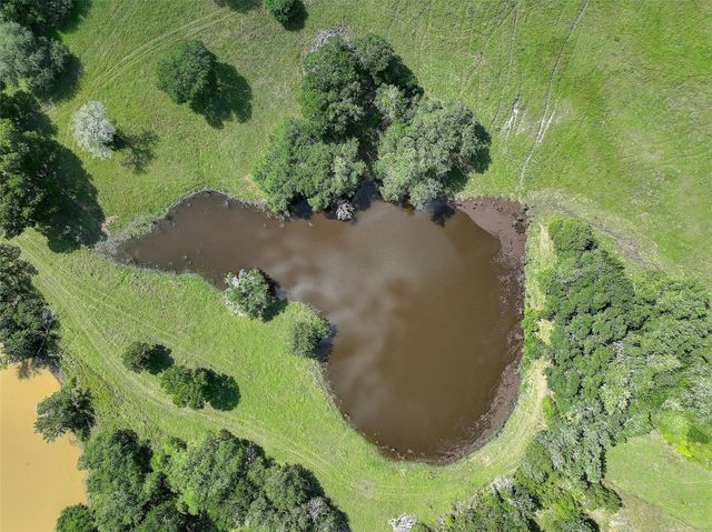 4739 Creamer Creek Rd, La Grange, TX 78945