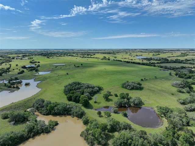4739 Creamer Creek Rd, La Grange, TX 78945
