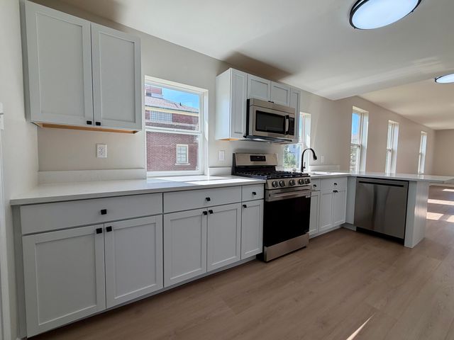215 E 10th Street, Michigan City, IN 46360
