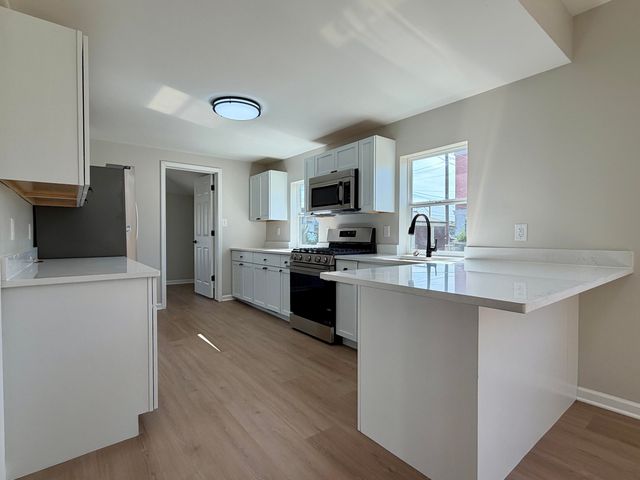 215 E 10th Street, Michigan City, IN 46360