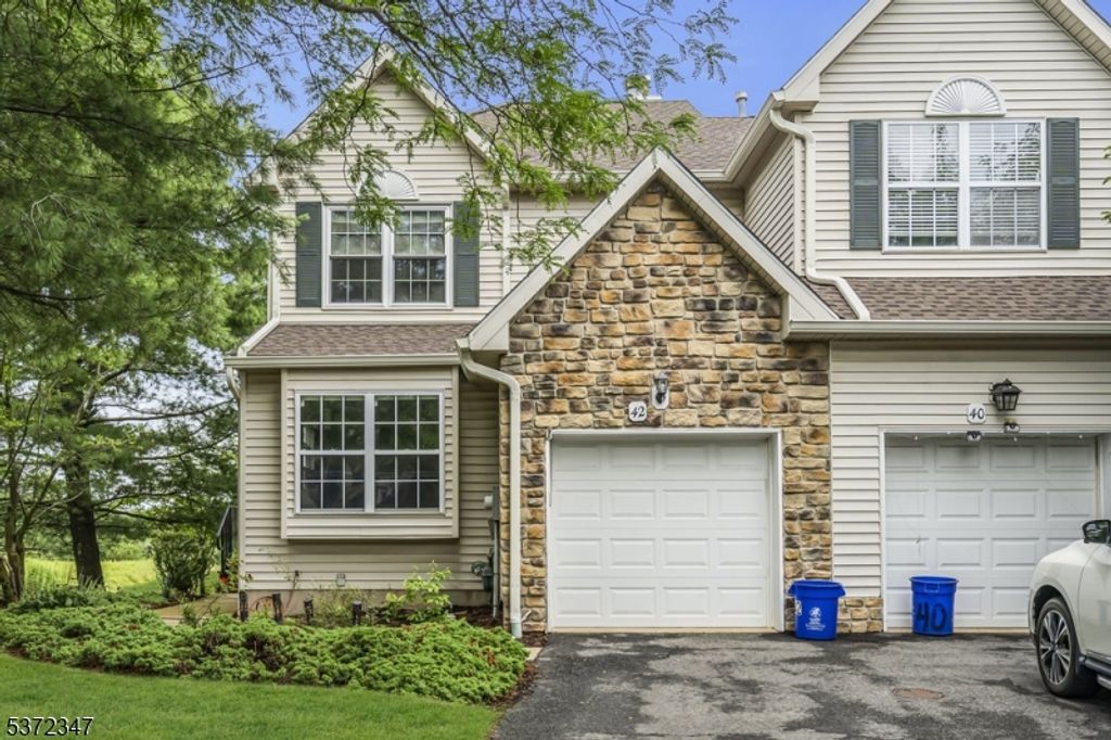 42 Bateman Way, Hillsborough Twp., NJ 08844