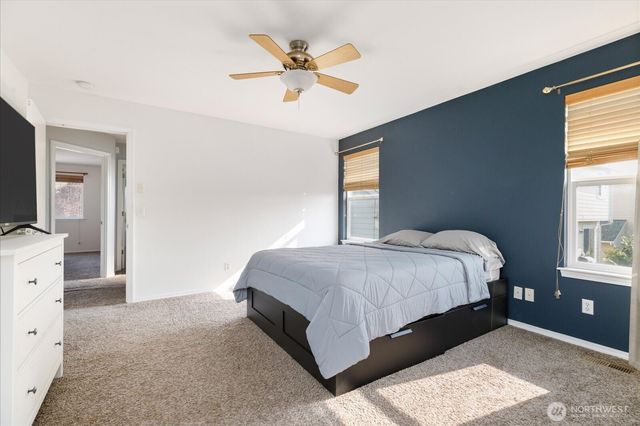 229 NW Cherry Hill Loop, Oak Harbor, WA 98277