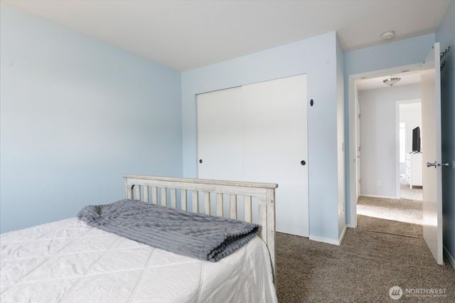 229 NW Cherry Hill Loop, Oak Harbor, WA 98277