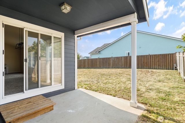 229 NW Cherry Hill Loop, Oak Harbor, WA 98277