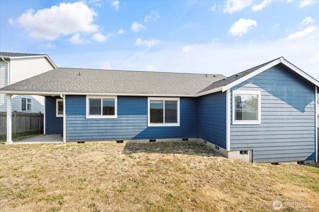 229 NW Cherry Hill Loop, Oak Harbor, WA 98277