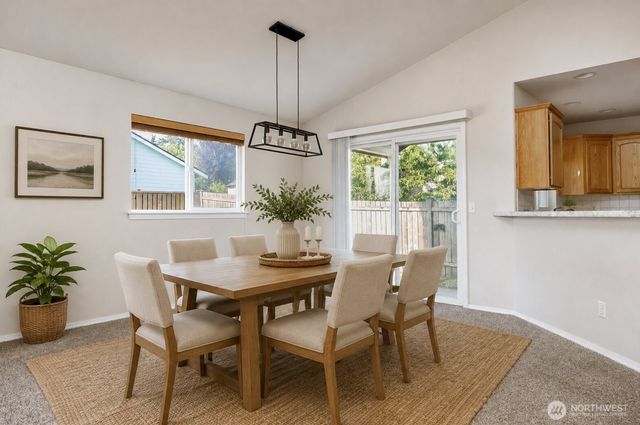 229 NW Cherry Hill Loop, Oak Harbor, WA 98277
