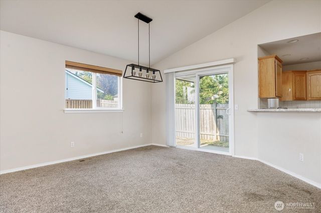 229 NW Cherry Hill Loop, Oak Harbor, WA 98277