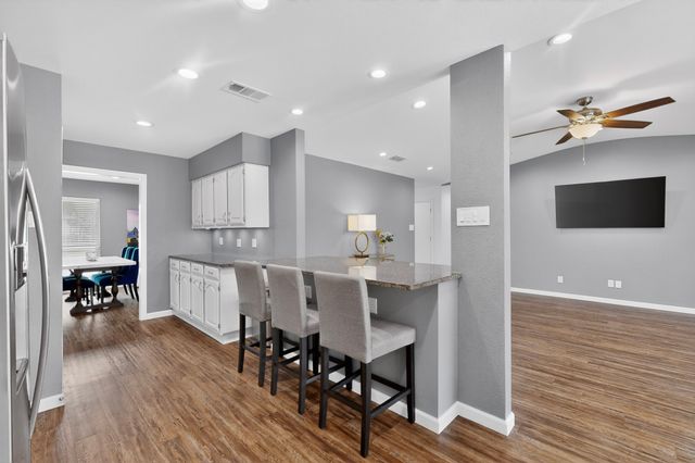 1915 Glenrose Lane, Carrollton, TX 75007