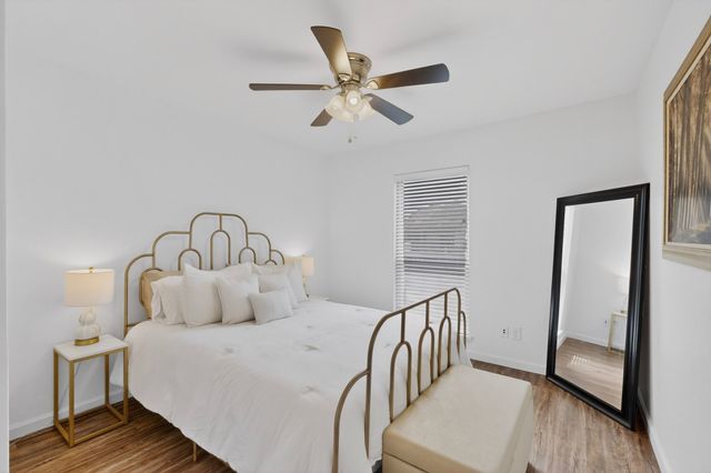 1915 Glenrose Lane, Carrollton, TX 75007