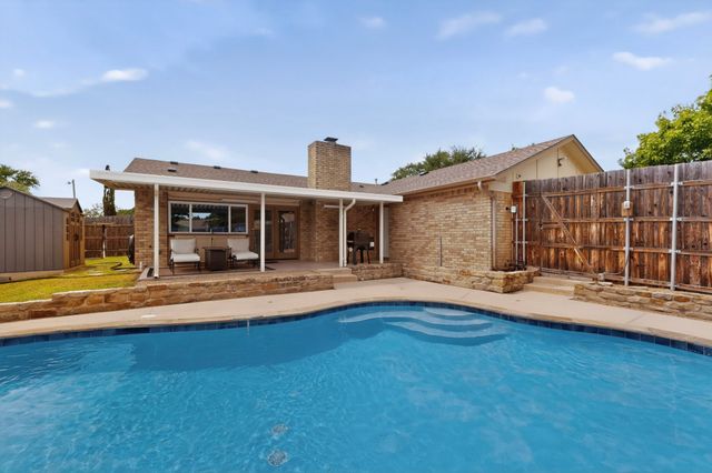 1915 Glenrose Lane, Carrollton, TX 75007