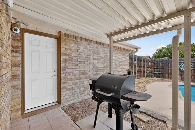 1915 Glenrose Lane, Carrollton, TX 75007