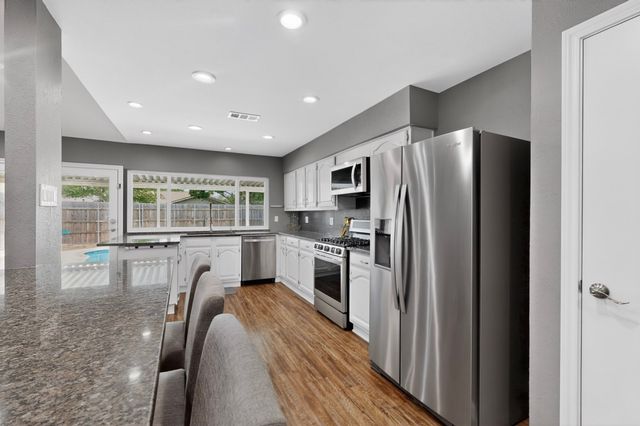 1915 Glenrose Lane, Carrollton, TX 75007