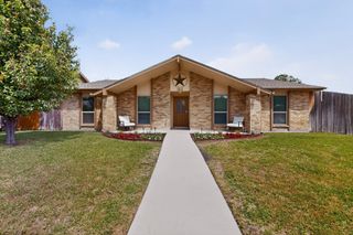 1915 Glenrose Lane, Carrollton, TX 75007