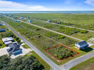 444 Forest Oak Ln., Rockport, TX 78382