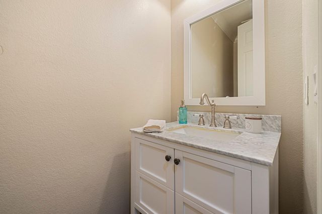 3000 Queens Gate Ct, Modesto, CA 95355