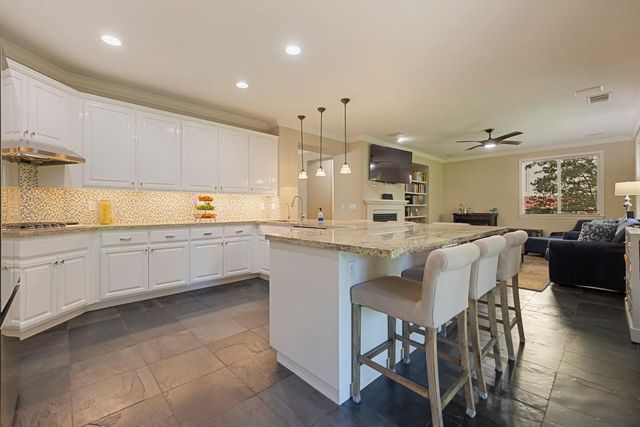 3000 Queens Gate Ct, Modesto, CA 95355