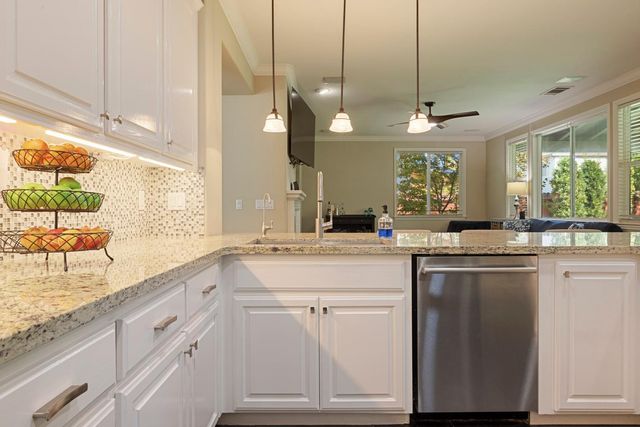 3000 Queens Gate Ct, Modesto, CA 95355