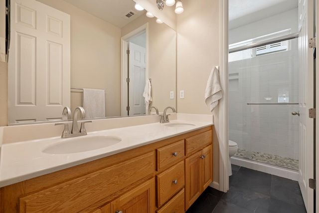 3000 Queens Gate Ct, Modesto, CA 95355