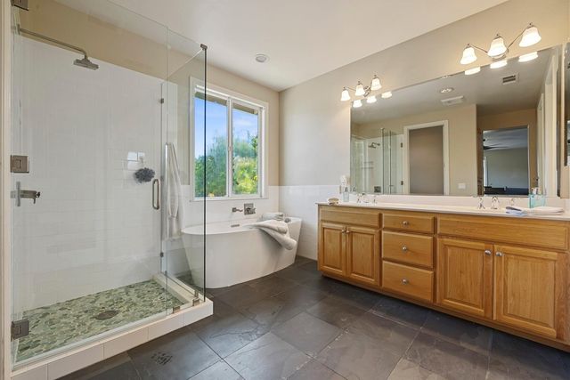 3000 Queens Gate Ct, Modesto, CA 95355