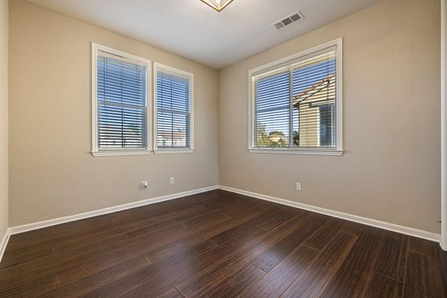 3000 Queens Gate Ct, Modesto, CA 95355