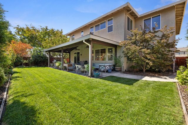 3000 Queens Gate Ct, Modesto, CA 95355