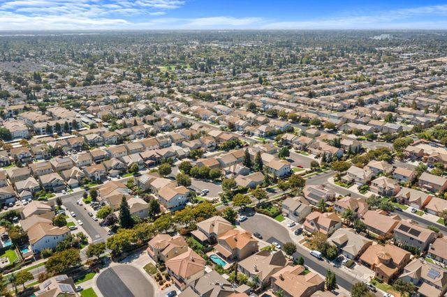 3000 Queens Gate Ct, Modesto, CA 95355