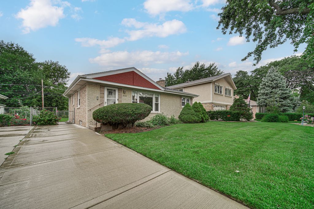 8644 Laramie Avenue, Skokie, IL 60077 — photo 2