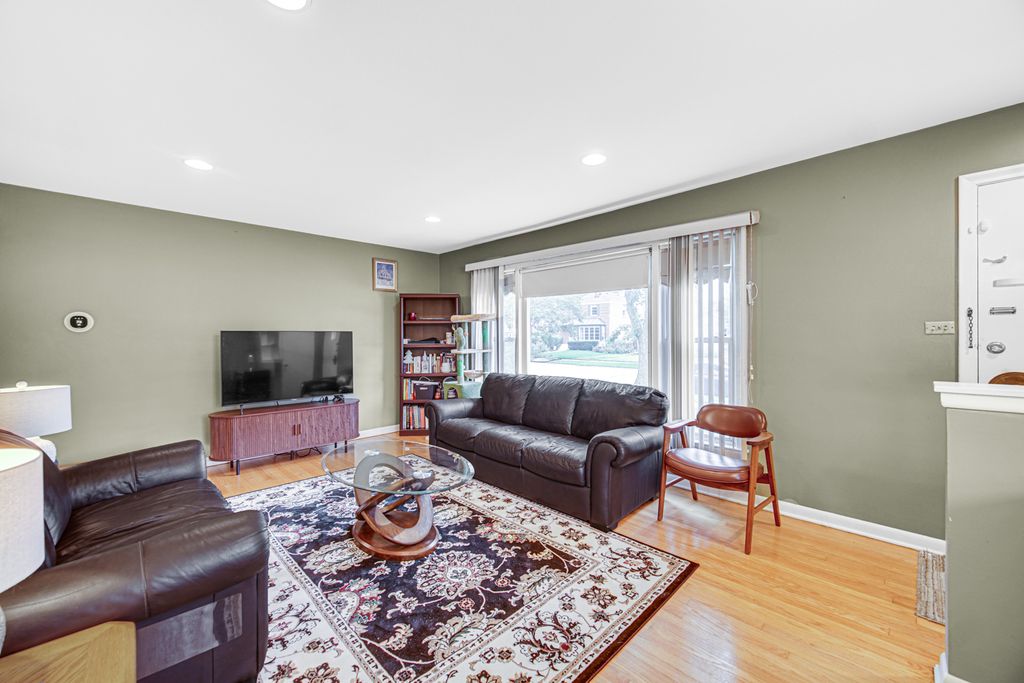 8644 Laramie Avenue, Skokie, IL 60077 — photo 5