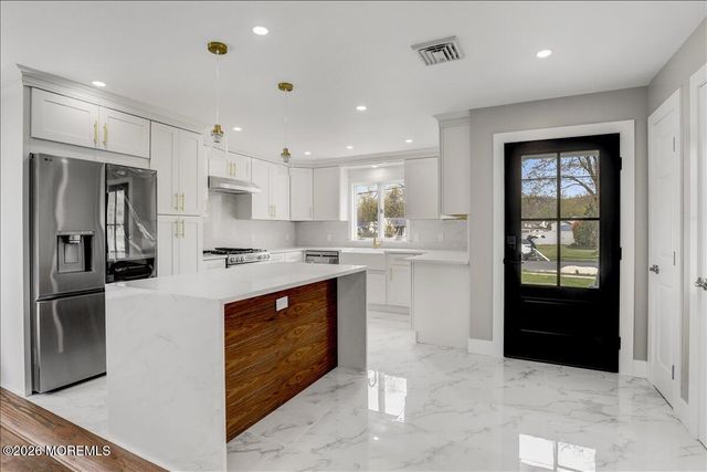 3 Roberta Drive, Middletown, NJ 07748