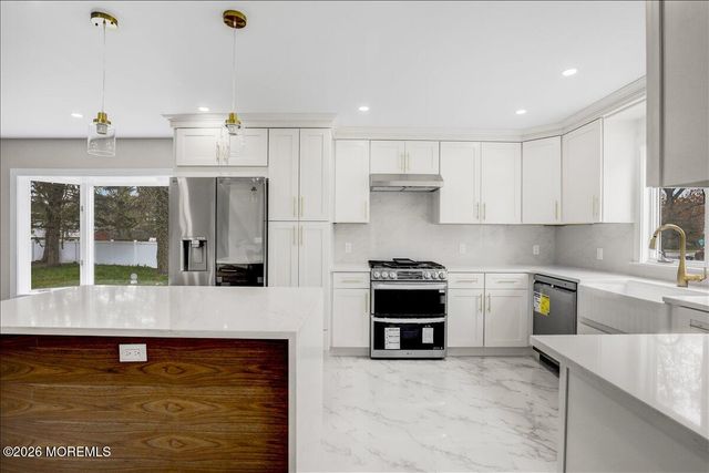 3 Roberta Drive, Middletown, NJ 07748