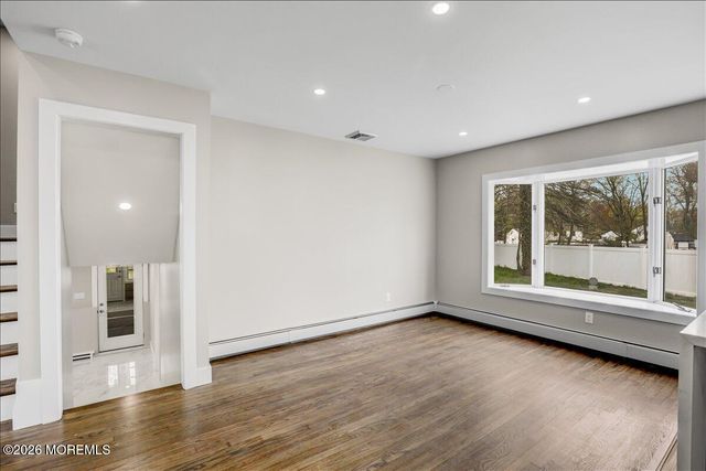 3 Roberta Drive, Middletown, NJ 07748