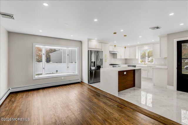 3 Roberta Drive, Middletown, NJ 07748