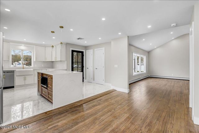 3 Roberta Drive, Middletown, NJ 07748